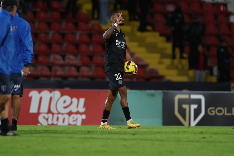 开云下载网址-博主:三镇有意前葡甲金靴克洛维斯,本赛季出战20场贡献15球3助