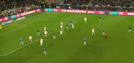 1774915300766074112.gif